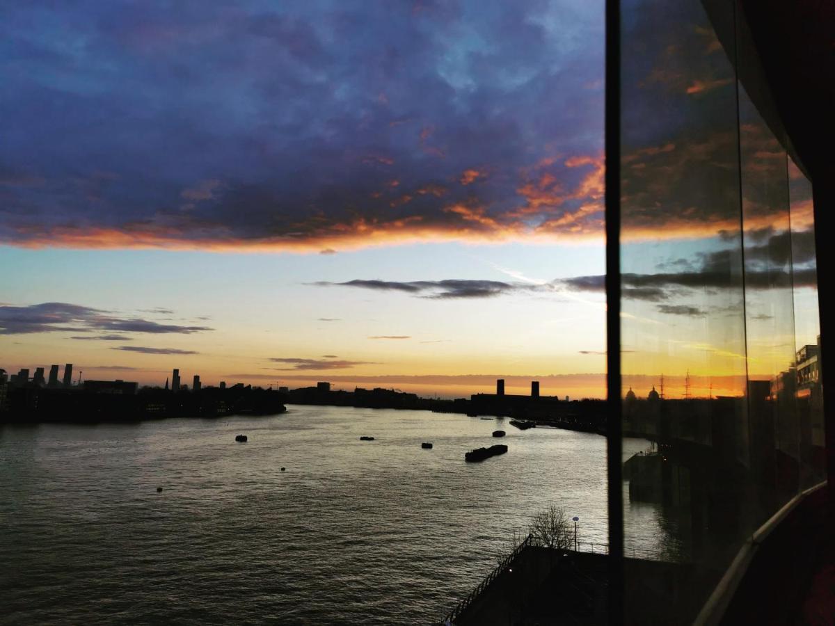 Homestay Room With Stunning Thames River View London Eksteriør billede