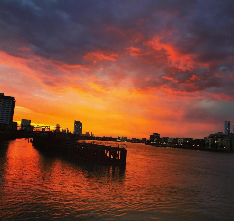 Homestay Room With Stunning Thames River View London Eksteriør billede