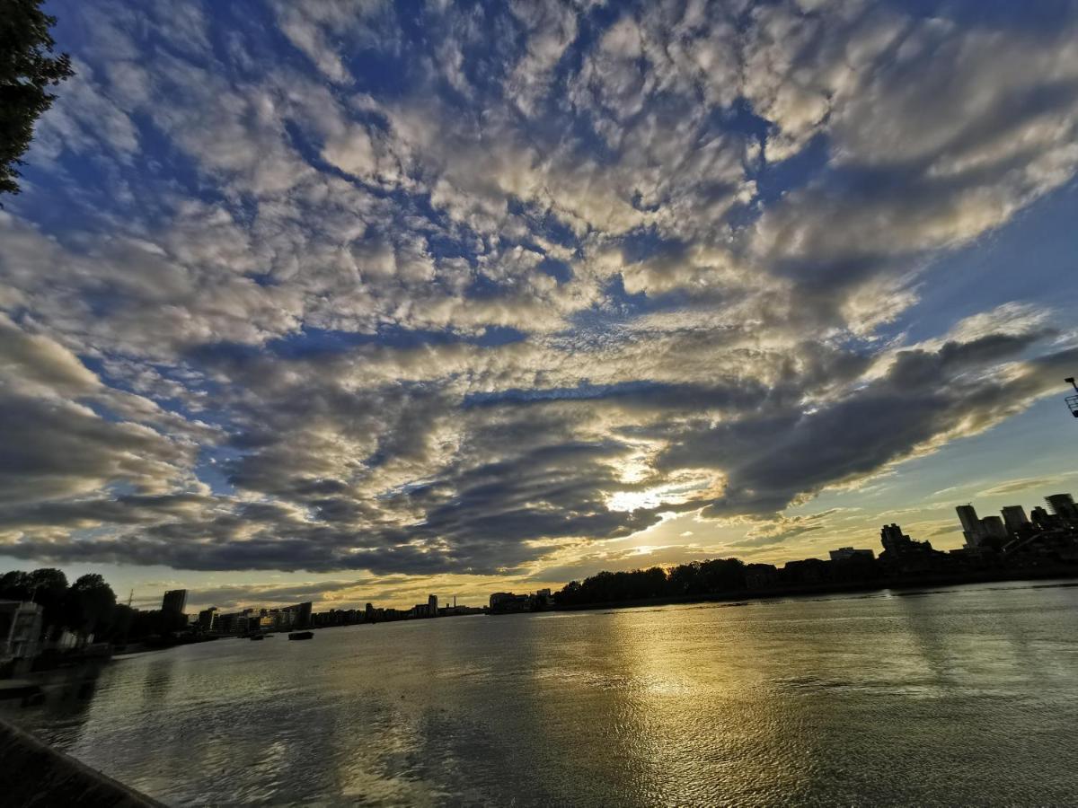 Homestay Room With Stunning Thames River View London Eksteriør billede
